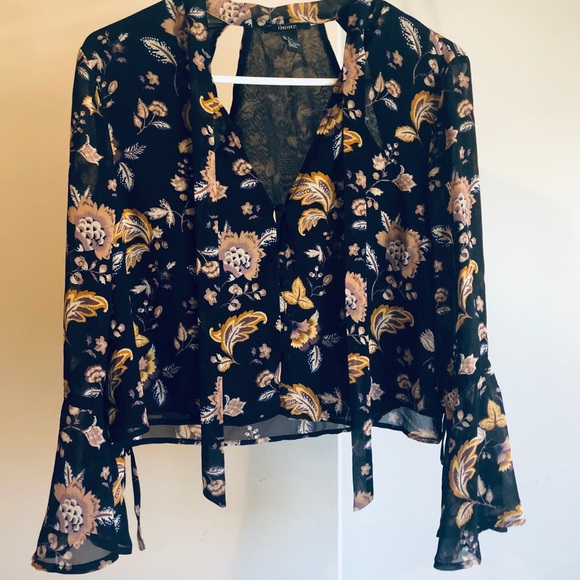 Sheer Floral Cutoff Long Sleeved Blouse Top - Picture 2 of 8